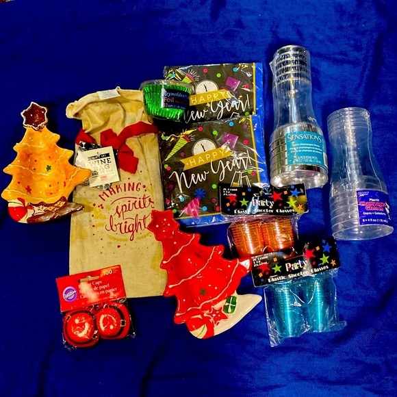 2/$20.  Holiday Cheer Bundle - Picture 1 of 11